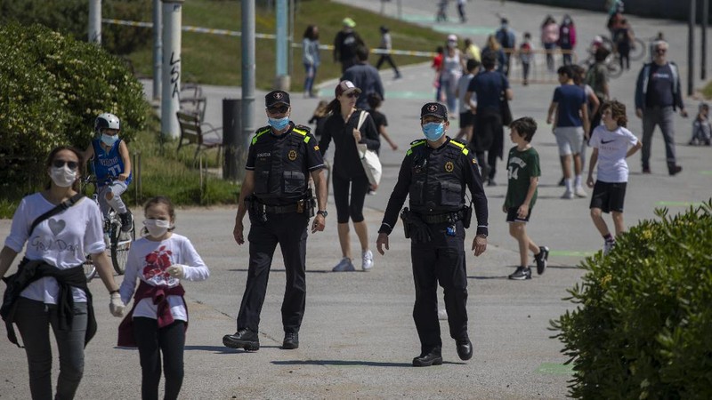 Kasus COVID-19 Turun Drastis, Spanyol Buka Lockdown. AP/Alvaro Barrientos