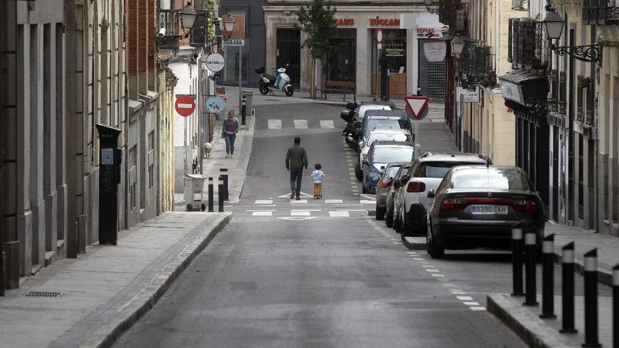 Kasus COVID-19 Turun Drastis, Spanyol Buka Lockdown. AP/Alvaro Barrientos