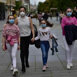 Covid-19 'Menggila' di Eropa, WHO Minta Pembatasan Ketat