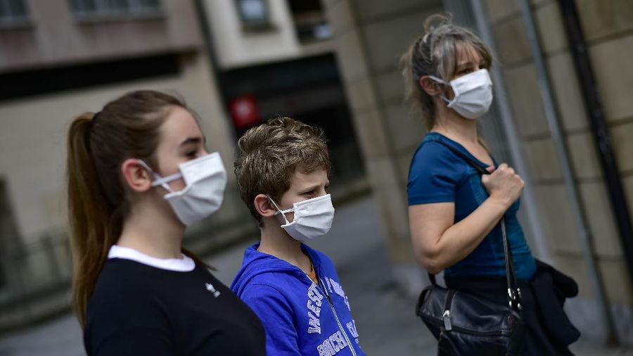 Kasus COVID-19 Turun Drastis, Spanyol Buka Lockdown. AP/Alvaro Barrientos