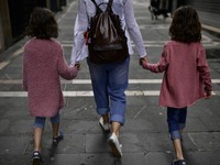 Bunda Waspada, Mutasi Corona Inggris Rentan Menular ke Anak