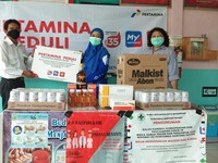 Pertamina Serahkan Bantuan APD & Obat ke Puskemas Banjarbaru