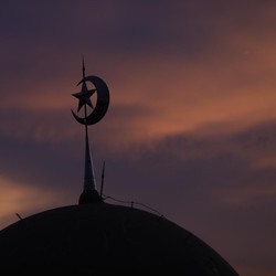 MUI Tegaskan Boleh Tarawih di Masjid, Ini Syaratnya