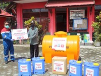 Pertamina Bagikan Alat Semprot & Tandon Air di Kotim