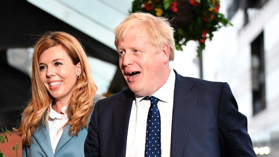 LONDON, ENGLAND - NOVEMBER 10: Carrie Symonds, the partner of Prime Minister Boris Johnson attends the annual Remembrance Sunday memorial at The Cenotaph on November 10, 2019 in London, England. The armistice ending the First World War between the Allies and Germany was signed at Compiegne, France on eleventh hour of the eleventh day of the eleventh month - 11am on the 11th November 1918.  (Photo by Chris J Ratcliffe/Getty Images)