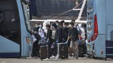 Pangkogab Wilhan I Laksamana Madya TNI Yudo Margono mengatakan hasil rapid test para ABK kapal pesiar yang melayani pelayaran dari Shanghai, Sydney, dan Auckland itu tak ada yang positif.(ANTARA FOTO/Nova Wahyudi)