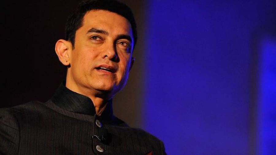 Aamir Khan aktor legendaris Bollywood memberikan pesannya untuk korban corona virus. Foto: Larry French