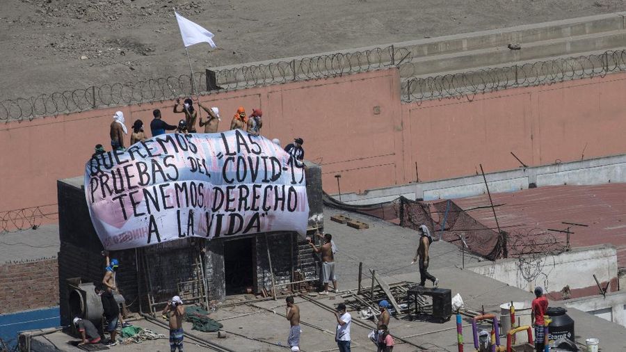 Para tahanan di penjara Lurigancho di Lima, Peru. AP/Rodrigo Abd