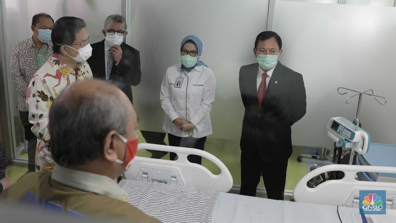 Penyerahan Perlengkapan Medis ICU dan HCU Gedung Kiara, RSUPN DR.Cipto Mangunkusumo Untuk Penanggulangan Covid-19. (CNBC Indonesia/Muhammad Sabki)