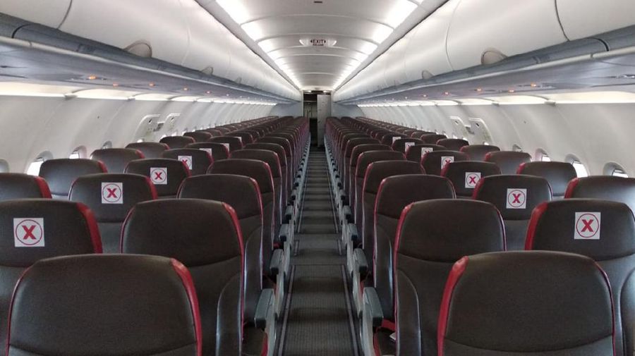 Komitmen Faktor Keselamatan dan Keamanan Penerbangan Lion Air Group Menjalankan Pengaturan Sistem Jarak Aman Antartamu (Physical Distancing) di Dalam Kabin Pesawat. (Lion Air)