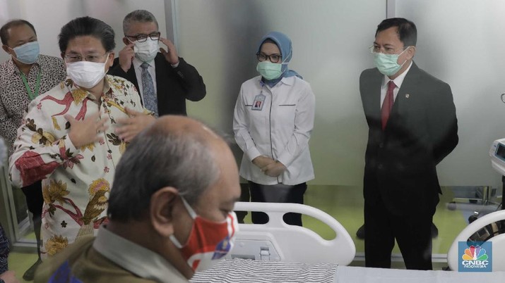 Penyerahan Perlengkapan Medis ICU dan HCU Gedung Kiara, RSUPN DR.Cipto Mangunkusumo Untuk Penanggulangan Covid-19. (CNBC Indonesia/Muhammad Sabki) Penyerahan Perlengkapan Medis ICU dan HCU Gedung Kiara, RSUPN DR.Cipto Mangunkusumo Untuk Penanggulangan Covid-19. (CNBC Indonesia/Muhammad Sabki)