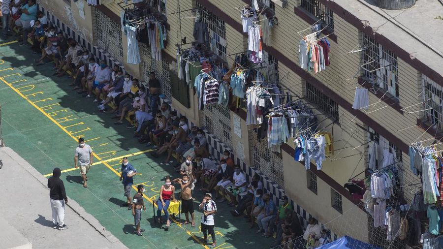 Para tahanan di penjara Lurigancho di Lima, Peru. AP/Rodrigo Abd