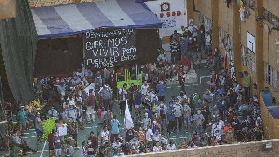 Para tahanan di penjara Lurigancho di Lima, Peru. AP/Rodrigo Abd