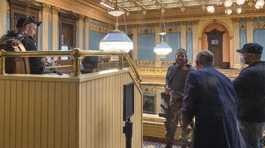 Aksi Anti-lockdown di AS, Demonstran Bawa Senapan. AP/Matthew Dae Smith