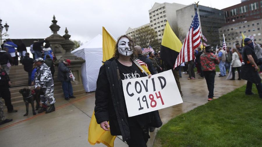 Aksi Anti-lockdown di AS, Demonstran Bawa Senapan. AP/Matthew Dae Smith