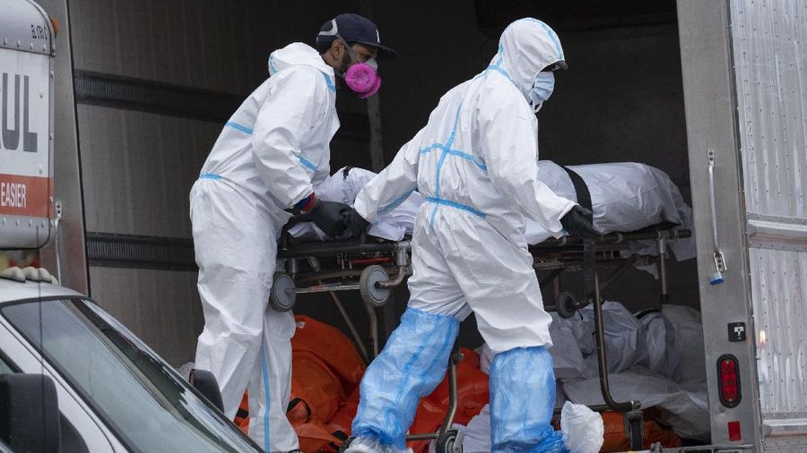 Truk Pendingin Pembawa Puluhan Mayat di Brooklyn, Amerika Serikat Rusak. AP/Craig Ruttle