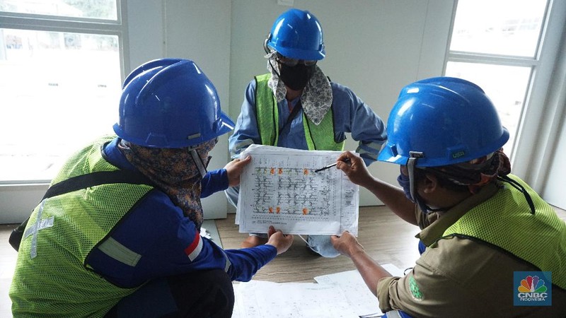 Pertamina Sulap Lapangan Bola Simprug Jadi RS Darurat Corona. (CNBC Indonesia/Tri Susilo)