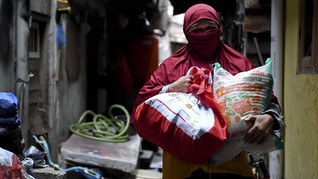 DKI Salurkan Bansos ke 7.558 Warga Jawa Tengah di Jakarta