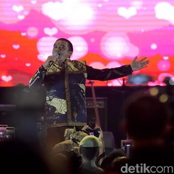 Barisan Sobat Ambyar Lord Didi: Desa, Belanda, Sampai Istana