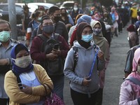 'Covid-19 di RI Mulai Terkendali, Semoga Juli Hidup Normal!'