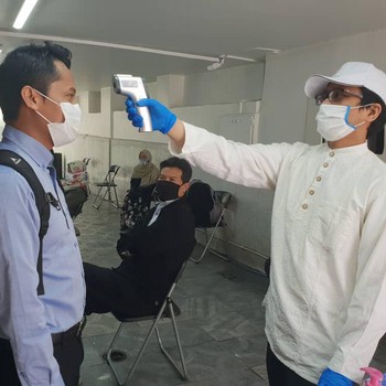 WNI di Tehran Menjalani Test Darah COVID-19