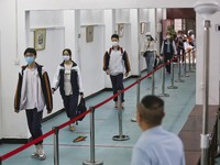 Geger China Lockdown & Kluster Korsel, Pelonggaran Berisiko?