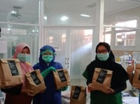 Gerakan #Bangsakuat Donasi Ribuan Makanan ke Tenaga Medis RI