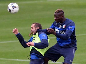 Kecewa Italia Tak Lolos Piala Dunia, Balotelli Muncul dengan Komen Pedasnya