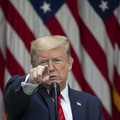 Inggris Blokir 5G Huawei, Trump Pasang Badan