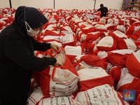 Penampakan Ribuan Paket Sembako Jokowi untuk Warga Tangerang