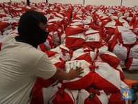 Melihat Jejak Korupsi Mensos Juliari di Bansos Covid-19