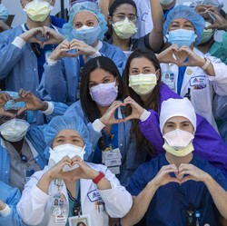 Sudah Divaksin Pfizer Perawat AS Masih Kena Covid, Kok Bisa?