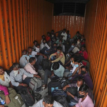 Seribu Cara Pekerja Migran India Pulang Kampung saat Lockdown