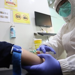 Disorot Jokowi, Kasus Corona di Jatim Masih Naik Tinggi