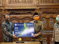 Produktif di Masa Pandemi, BNI-UNAIR Salurkan Sembako Ramadan