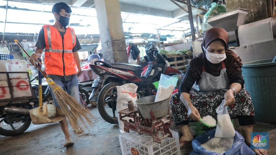 Sanksi bagi warga tidak menggunakan masker (CNBC Indonesia/ Andrean Kristianto)