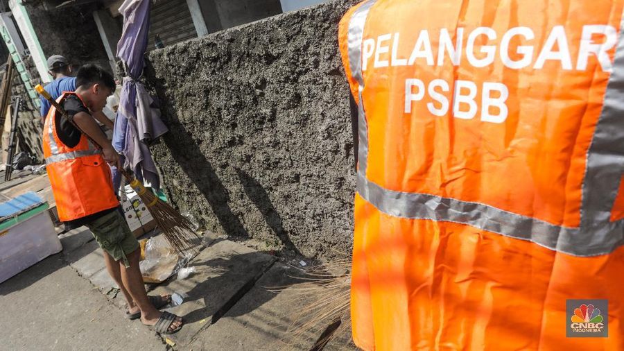 Sanksi bagi warga tidak menggunakan masker (CNBC Indonesia/ Andrean Kristianto)