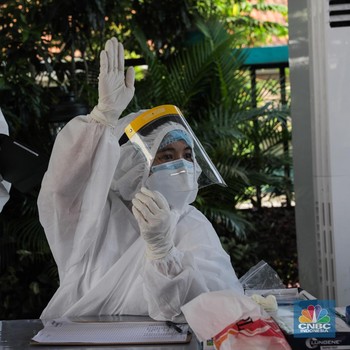 Momen Rapid Test Massal di Zona Merah Corona di Pondok Betung