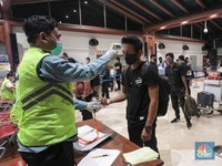 Mendarat di Soetta Harus Lolos 3 Lapis, Termasuk Surat Sakti