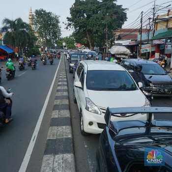 Ciledug Hingga Kebon Jeruk, Potret Kemacetan Parah Saat PSBB