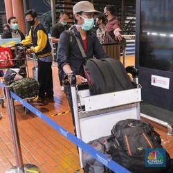 Penumpang di Bandara-Bandara 'Meledak', Ini Pemicunya