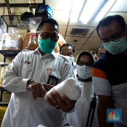 Dikejar-Kejar Jokowi, Bos Bulog Banting Harga Gula