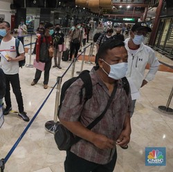 Penumpang di Bandara Lombok Lompat 3X Lipat, Tanda Apa?