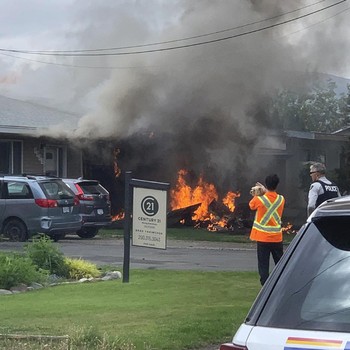 Pesawat Militer Kanada Jatuh di Kawasan Pemukiman, 1 Tewas