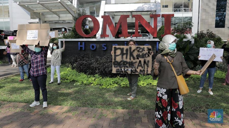 Demo Karyawan Rumah Sakit OMNI, Alam Sutera. Indonesia/ Andrean Kristianto)