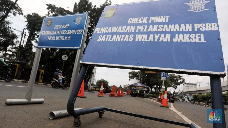 Pos Pemantauan PSBB Tanpa Penjagaan (CNBC Indonesia/ Andrean Kristianto)