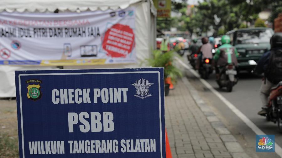 Pos Pemantauan PSBB Tanpa Penjagaan (CNBC Indonesia/ Andrean Kristianto)