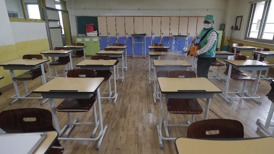 Korea Selatan Bersiap Buka Kembali Sekolah. AP/Kim Hyun-tae