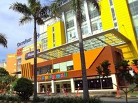 Orang Berdesakan Masuk Mal Saat Pandemi, Fenomena Apa Ini?
