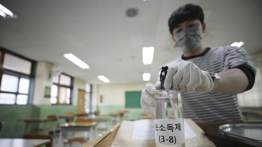 Korea Selatan Bersiap Buka Kembali Sekolah. AP/Kim Hyun-tae